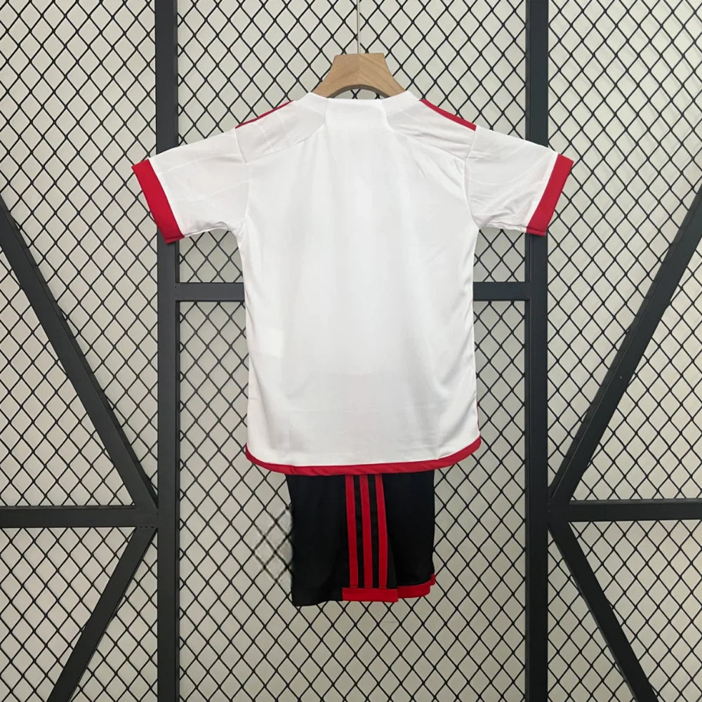 Equipacion Flamengo 24-25, Visitante, Nino