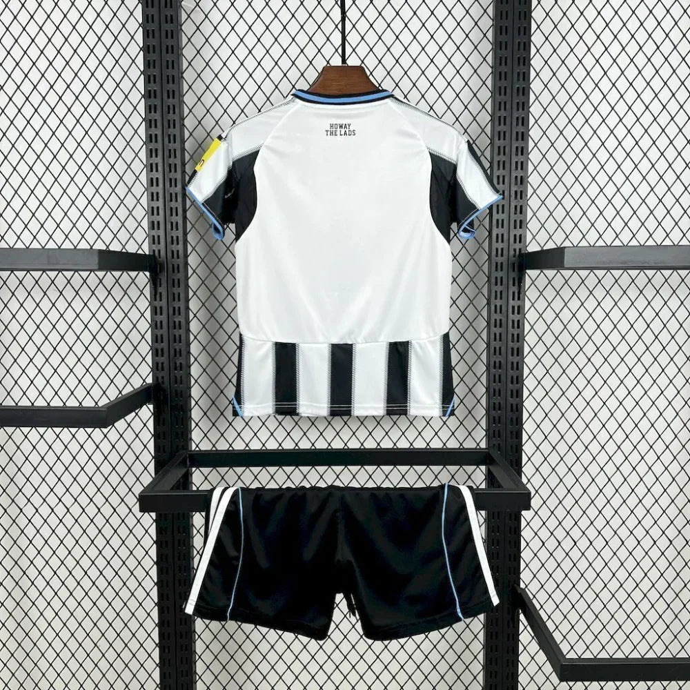 Equipaci�n Newcastle 25-26, Local, Ni�o