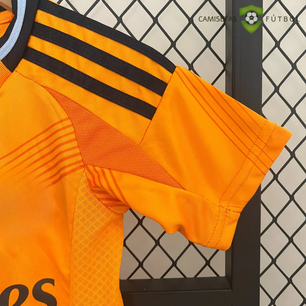 Equipacion R.M. 24-25, Visitante, Nino