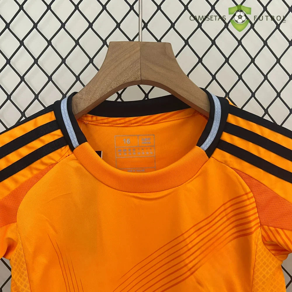 Equipacion R.M. 24-25, Visitante, Nino