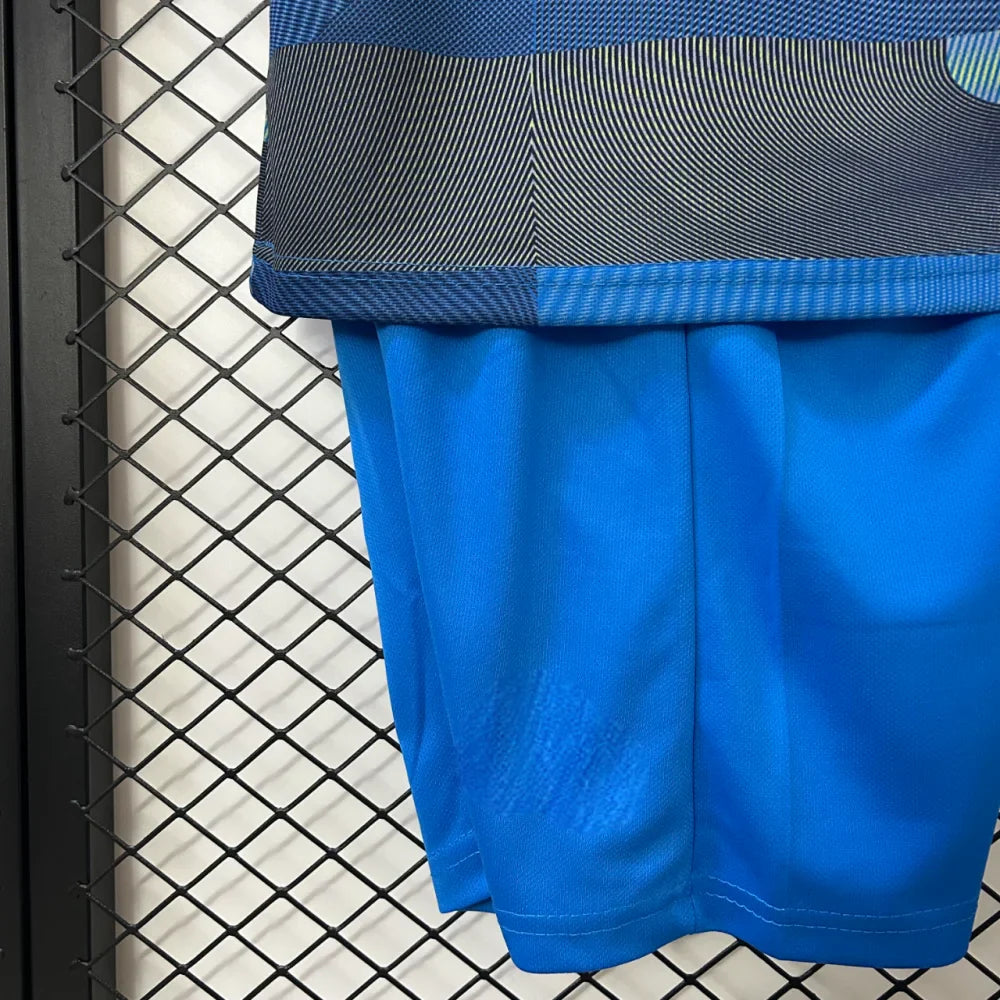 Equipacion R.M. 25-26, Entrenamiento, Nino