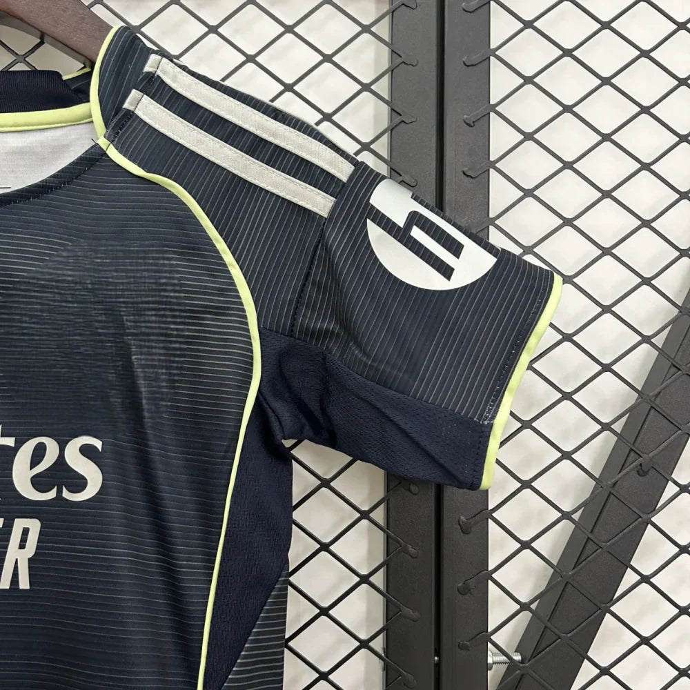 Equipacion R.M. 25-26, Visitante, Nino
